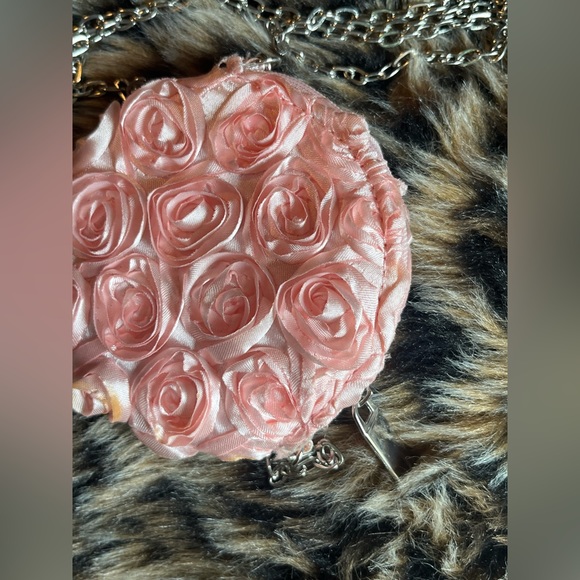 Rose Coin Purse - Picture 2 of 5